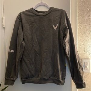 Classic Gray Crewneck Sweater with Ribbed Cuffs